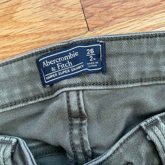 Distressed Olive Abercrombie Jeans 26 - Picture 6 of 6
